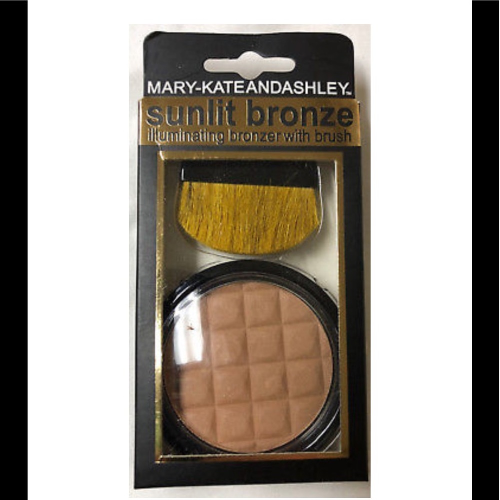 2 Mary-Kate and Ashley Sunlit Illuminating Bronzer